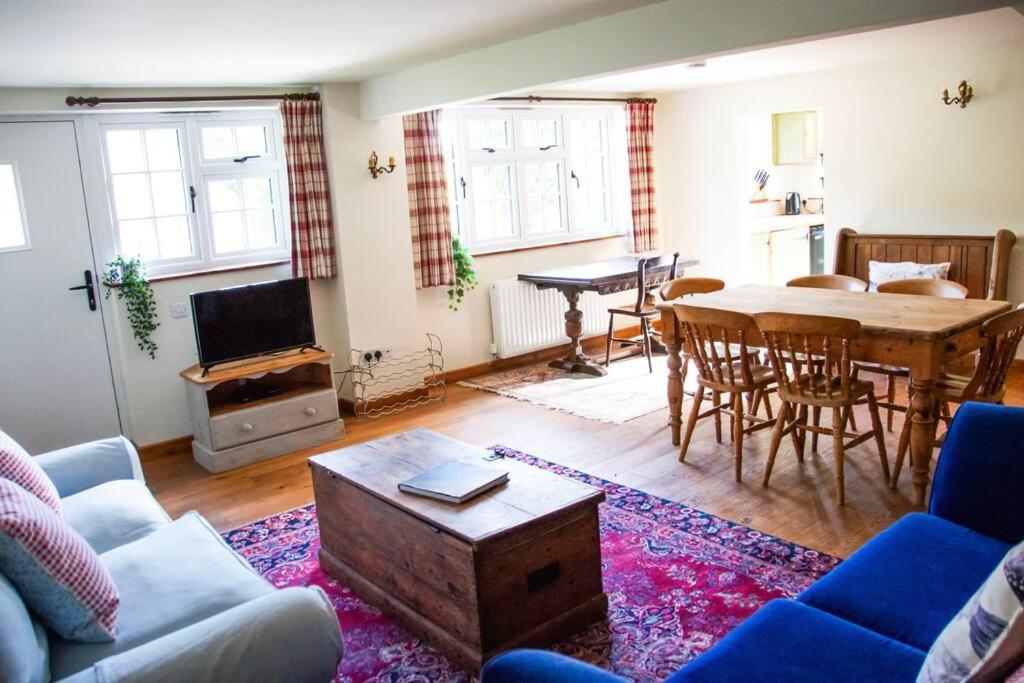 The Snug, Beautiful Country Retreat